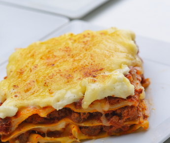HOMEMADE OVEN READY – BEEF OR CHICKEN LASAGNE
